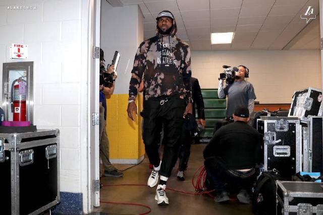 恩德里克的父亲指向皇家马德里：巴西新星的困境与出路（父亲将矛头指向皇马：巴西新星恩德里克的瓶颈与破局）