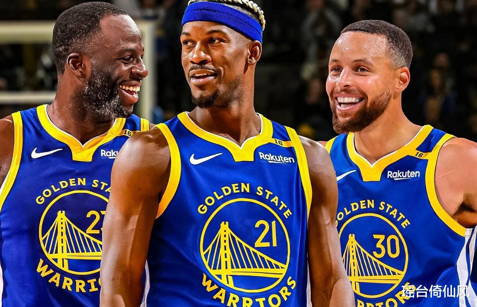 球队在最关键时刻站了出来（关键时刻，球队挺身而出）