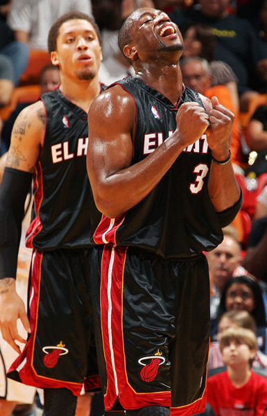 美记：雷迪克曾给予赫伯特·琼斯高度评价，他能帮助湖人冲冠（美媒：雷迪克盛赞赫伯特·琼斯，称其有望助湖人冲击总冠军）