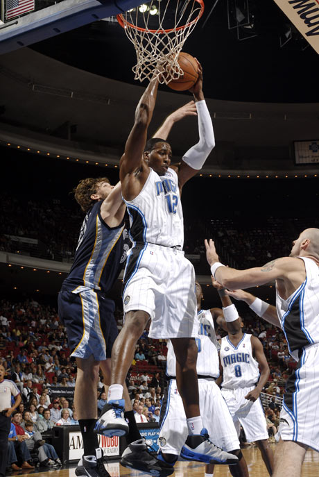 吉迪单赛季第4次至少25分10助，队史2012年罗斯后最多（吉迪本季第4次砍下25+10助攻，创队史自2012年罗斯后单季最多）