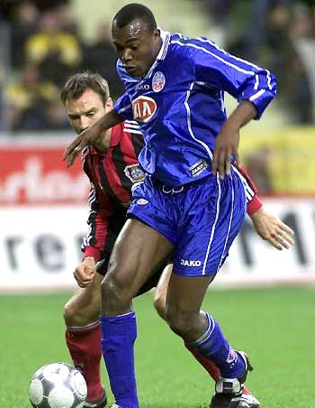 米体：罗马有意先租后买埃切韦里，买断费可能提高至3000万欧（米兰体育报：罗马拟先租后买引进埃切韦里，买断费或升至3000万欧）