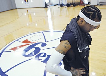 前15轮德甲凯恩6次当选全场最佳，比其他球员至少多3次（德甲前15轮，凯恩6次当选全场最佳，领先其余球员至少3次）