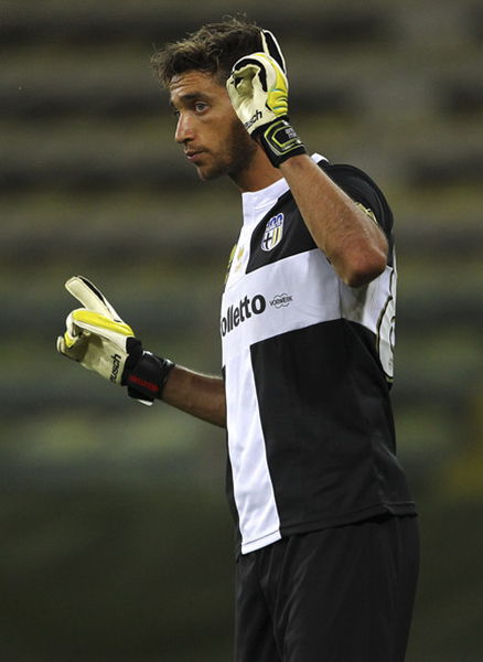 纳恩所在球队8名球员+3名教练患流感&症状严重！比赛或将推迟！（纳恩所在队爆发流感：8名球员及3名教练症状严重，比赛或延期）