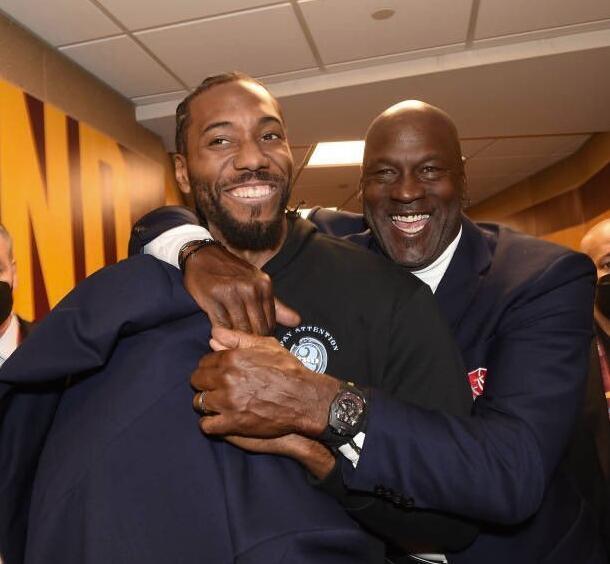 祝贺！江门名将勇夺两金！（恭喜！江门名将斩获双金！）