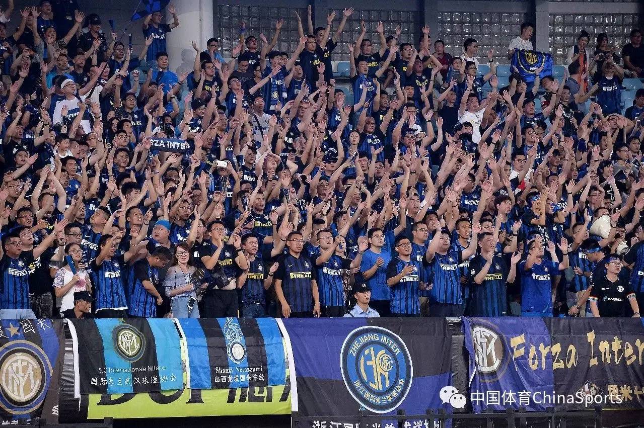 曼联英超14轮1-1战平西汉姆联，近5轮仅胜1场，阿莫林执教遇质疑，防守问题突出。（英超第14轮曼联1-1西汉姆，近5场仅一胜，阿莫林承压，防守短板明显）