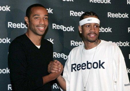 土媒：土超球员返回途中汽车突然起火，好在球员本人提前下车（土超球员返程途中座驾突发起火，所幸本人已先行下车）