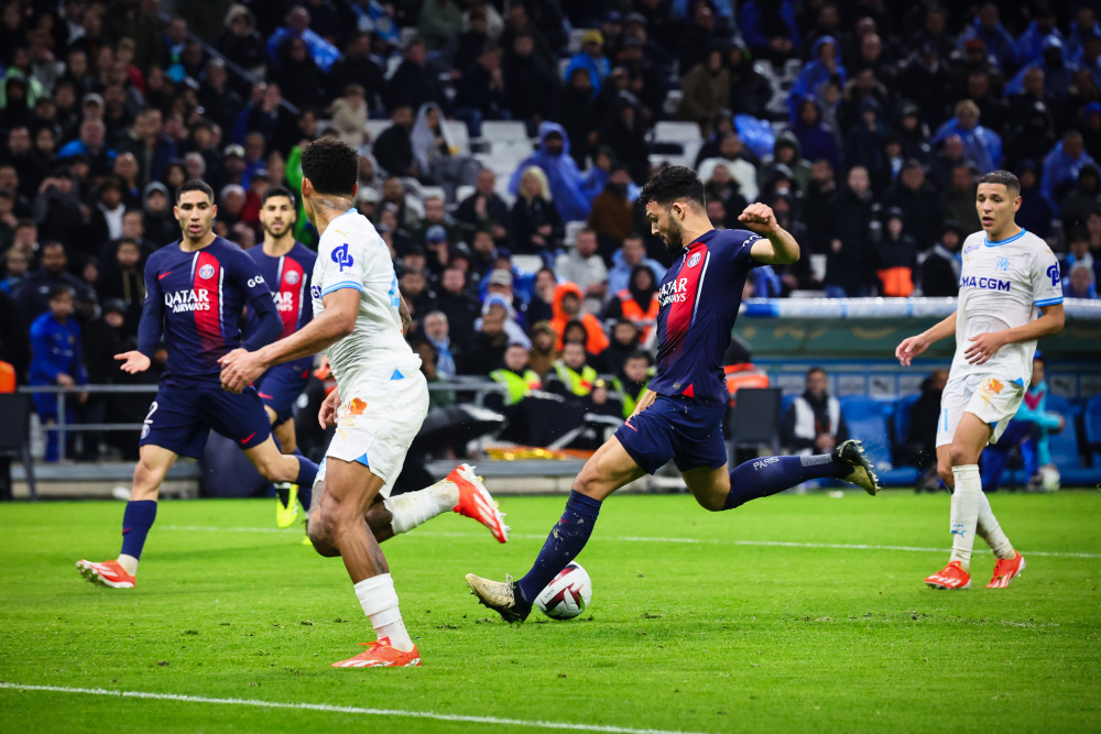 开拓者官方：主力中锋克林根因生病明日对阵雷霆出战成疑（开拓者官方：克林根因病，明日战雷霆出战存疑）