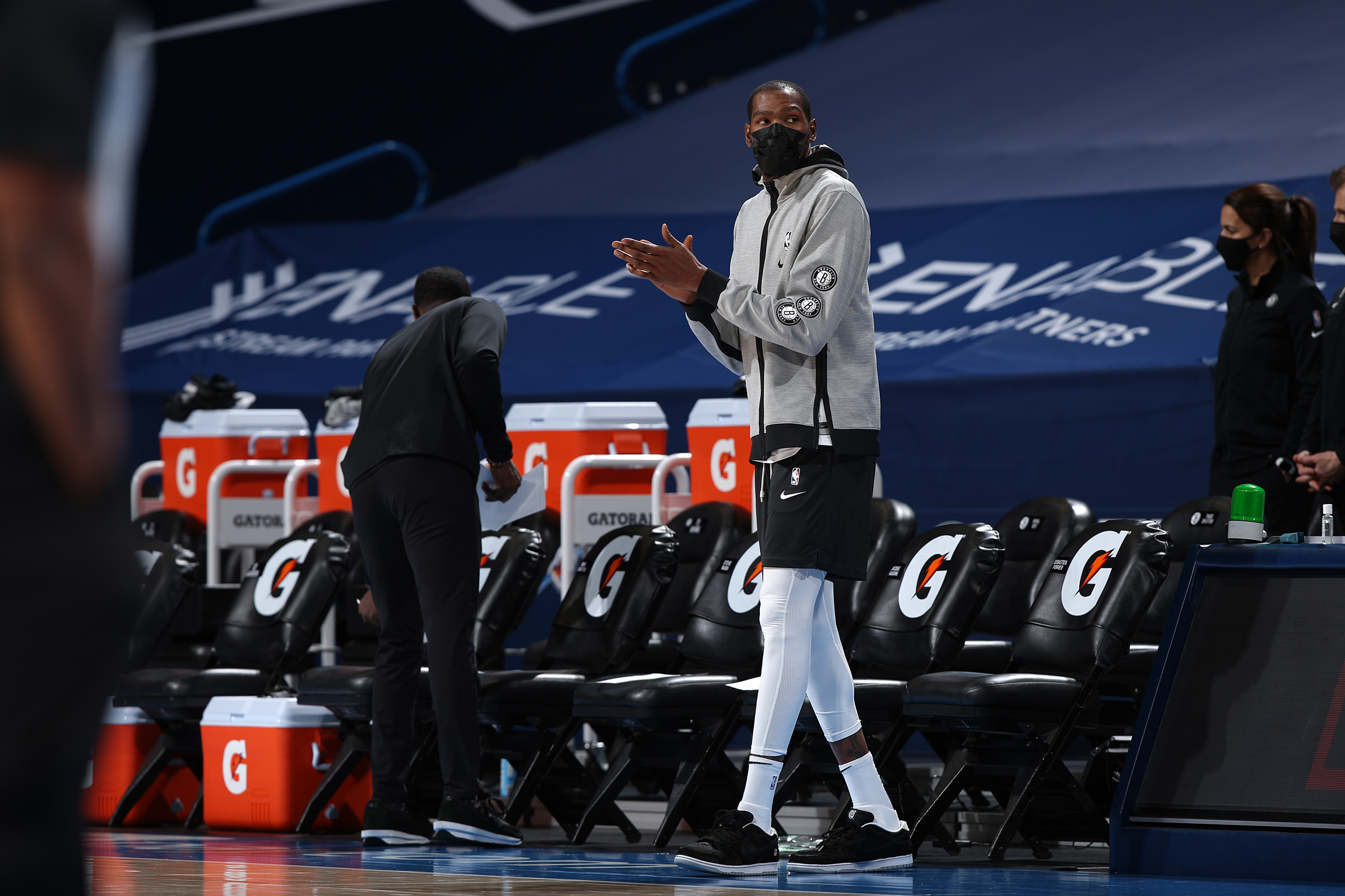 骑士NBA杯小组赛2胜2负&位列第三，确定无缘晋级淘汰赛（骑士NBA杯小组赛两胜两负居第三，无缘淘汰赛晋级）