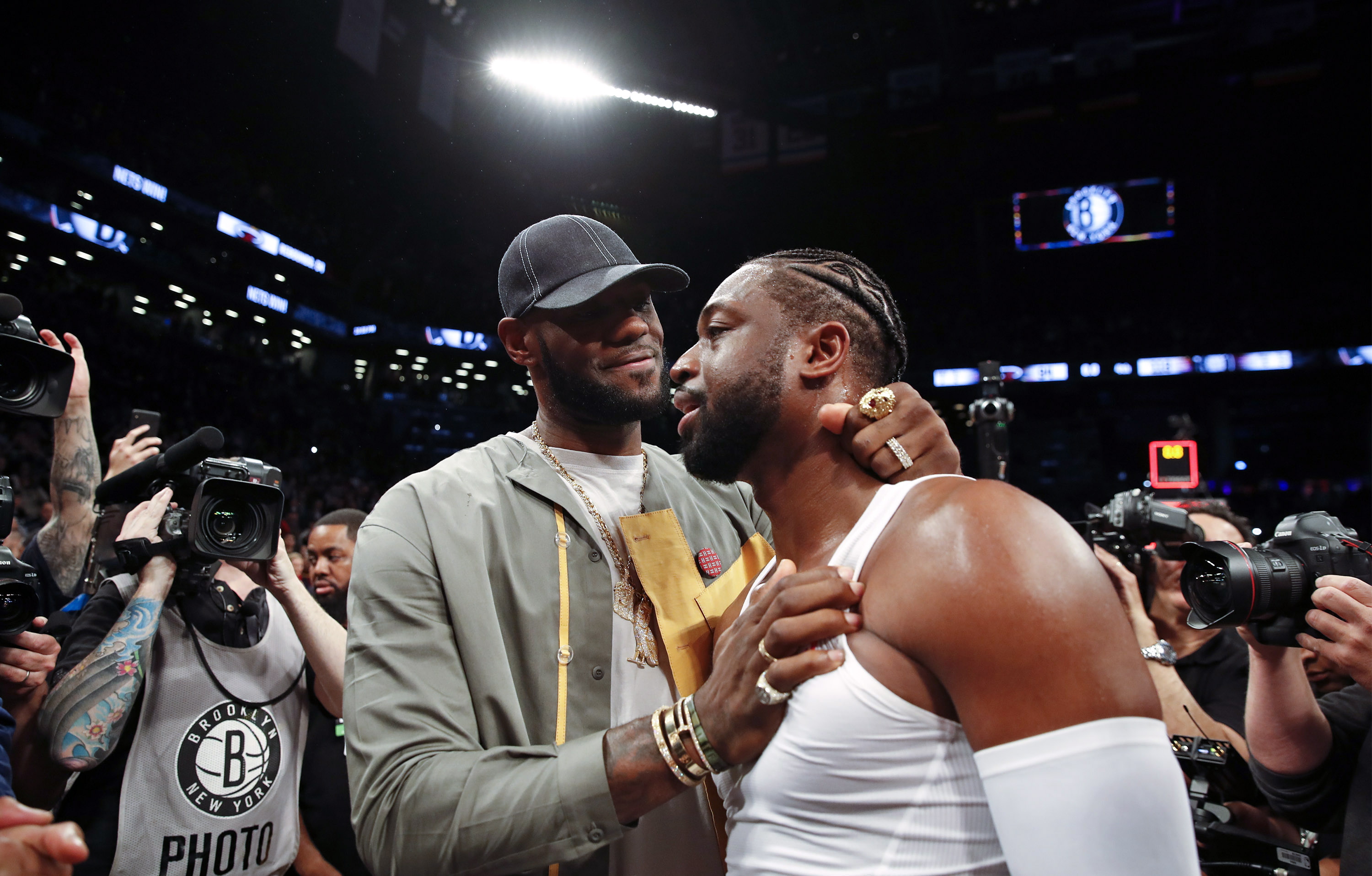 亚冠前瞻：海港PK首尔盼摆脱垫底 国安迎出线生死战（亚冠看点：海港对决首尔求翻身，国安生死一战争出线）