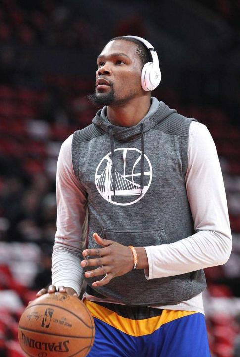 范晓冬：贺一然玷污了亚泰17号，亚泰老领导曾说降级哪也别去（范晓冬称贺一然不配亚泰17号：老领导曾说降级哪也别去）