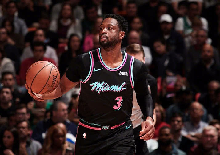 莱万：赛前准备中有很多地方没有做好；比赛场地简直像溜冰场（莱万直言：赛前准备问题不少，场地滑如溜冰场）