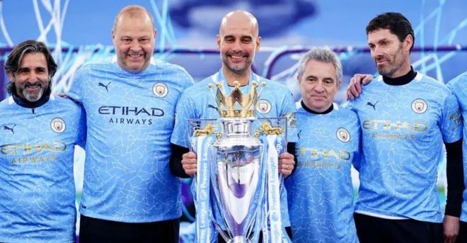 阿森纳以2-0击败布伦特福德，扩大领先优势，巩固争冠地位。（阿森纳2-0力擒布伦特福德，拉大分差稳固争冠优势）